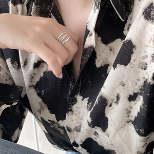 Minimalist S925 sterling silver multilayer wave ring with organic polished liquid metal design
