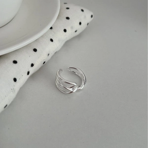 Minimalist S925 sterling silver multi-layered criss-cross open ring in sleek polished finish
