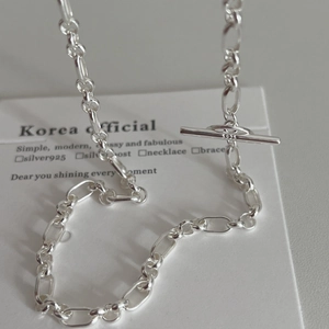 Chic S925 sterling silver chain necklace featuring a classic OT toggle clasp design