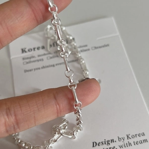 Polished S925 sterling silver chain necklace with elegant interlocking round links