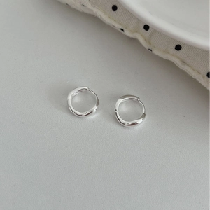 Boucles d'Oreilles Anneaux Simples en Argent Sterling 925 Minimalistes pour Femmes Tempérament Visage Rond Amincissant Bijoux Style Froid