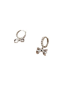 Élégantes boucles d'oreilles créoles nœud en argent 925 avec finition polie et perlée