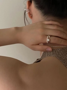 Elegant 925 sterling silver open ring with pearls and matching ear cuff set