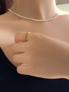 Bague ouverte feuilles creuses en argent 925 doré avec collier de perles blanches
