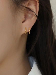 Créoles doubles dorées minimalistes pour femmes en finition argent 925 poli brillant