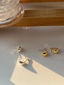 Polished 925 sterling silver bow knot stud earrings in gold and silver finishes