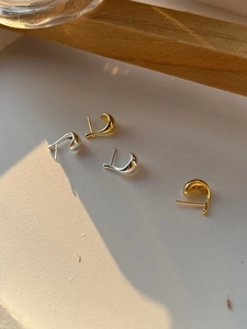 Polished 925 sterling silver bow knot stud earrings in gold and silver finish