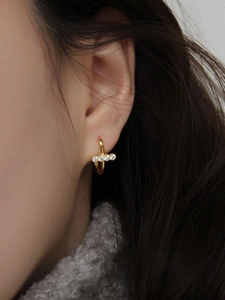Boucles d'oreilles créoles dorées en argent 925 avec trois oxydes de zirconium