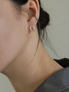 Boucles d'oreilles créoles évidées en argent sterling 925 avec design de lettre N tressé