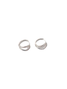 Élégantes boucles d'oreilles créoles torsadées en argent 925 avec design texturé double