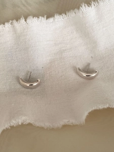 Minimalistische 925 Sterlingsilber Halbmond Ohrstecker Für Damen Glänzend Polierte Geometrische Gebogene Ohrstecker Mode Schmuck