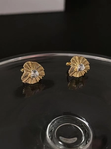 Exquisite 925 Sterling Silver Heart Huggie Earrings Vintage French Gold Silver Plated Radial Texture Zirconia Earrings