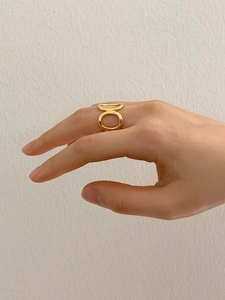 Minimalist double layer geometric open ring in polished gold for women's modern style
