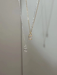 Collier Pendentif Serrure en Argent Sterling 925 et Strass Carré pour Femme Elégant Style Ins Bijoux de Luxe