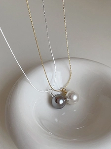 Minimalist 925 sterling silver snake chain necklace with glossy white and grey pearl pendants