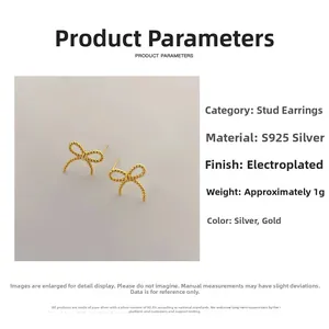 Vue détaillée de boucles d'oreilles nœud en argent S925 avec texture corde dorée