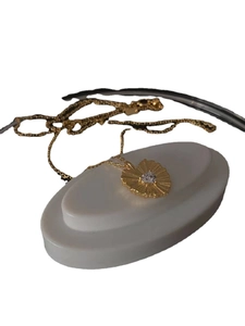 Elegant gold plated 925 silver heart pendant necklace with pleated leaf texture and crystal
