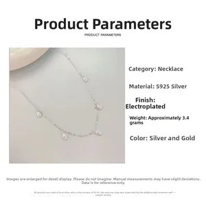 Détail du collier en argent sterling S925 avec pendentifs délicats en forme de feuilles