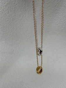 Détails des colliers avec pendentifs ovales en argent 925 et or ornés de petits diamants brillants