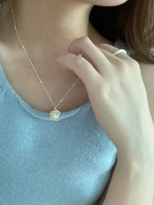 Elegant S925 silver necklace with shell flower pendant and pearl inlay for women