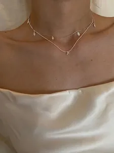 Collier double rang en argent S925 élégant avec feuilles et pendentif perle