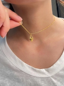 Exquise chaîne satellite en argent 925 doré avec un pendentif en forme de cadenas cœur