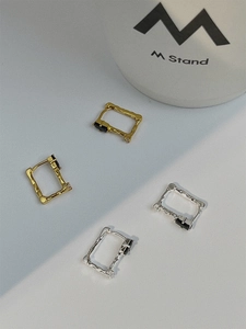 925 silver square black onyx hoop earrings with hammered texture in gold and silver