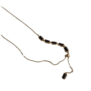Collier en argent 925 plaqué or avec pierres précieuses rectangulaires noires sur chaîne