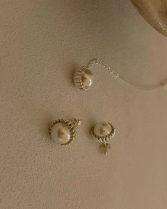 Elegant s925 sterling silver pearl necklace and matching stud earrings jewelry set