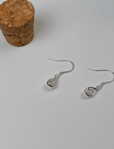 Élégantes boucles d'oreilles goutte d'eau en argent 925 avec cristal et crochets d'oreille