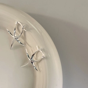 925 Sterling Silver Starfish Hoop Earrings For Women Minimalist Geometric Star Huggie Earrings Gold Silver Plated Fashion Jewelry