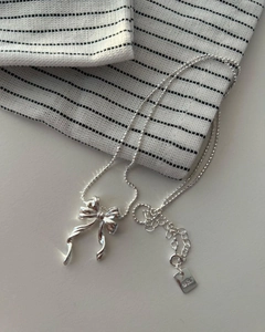 Élégant pendentif nœud en argent sterling 925 avec chaîne à billes polie pour femmes