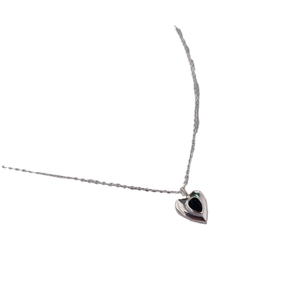 925 silver heart necklace featuring a black teardrop onyx pendant on a sleek cable chain