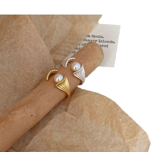 S925 sterling silver shell rings with pearl accents in gold and silver finish