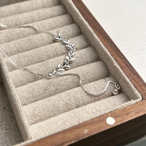 925 silver leaf bracelet with adjustable box chain and polished botanical pendants