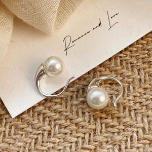 Minimalist Water Drop Artificial Pearl Ear Hooks Elegant 925 Sterling Silver Earrings For Women Korean Style Niche Design