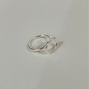 Minimalistischer 925 Sterling Silber Knotenring mit polierter Oberfläche