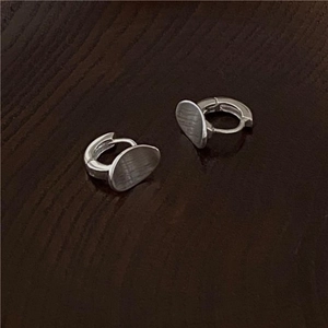 Créoles minimalistes en argent sterling 925 avec disques métalliques texturés irréguliers