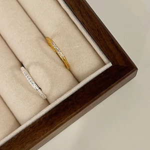 925er Silber Zirkonia Ringe in Gold und Silber mit strukturierter Ringschiene in Box