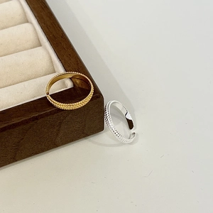 Textured S925 sterling silver open rings in gold and silver with woven relief design