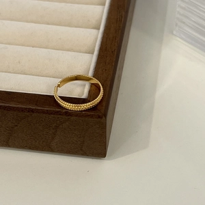 Minimalist S925 silver open ring with vintage gold twisted rope texture design