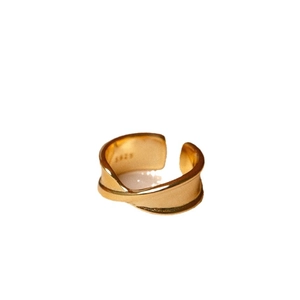 Elegant 925 sterling silver golden twisted wave open ring with minimalist modern design