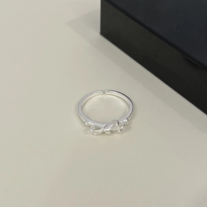 Elegante anello aperto con fiocco argento in stile coreano e fascia lucida regolabile