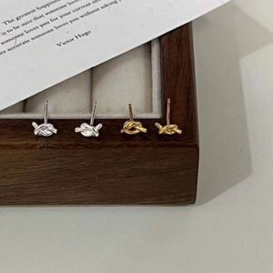 Minimalist S925 sterling silver knot stud earrings in gold and silver finish