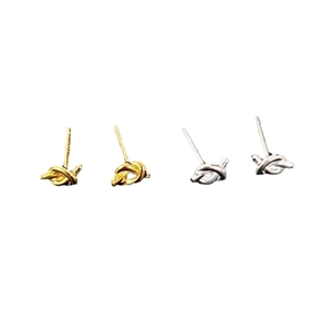 Minimalist 925 sterling silver knotted stud earrings in gold and silver finish