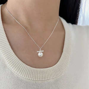 Elegant S925 sterling silver twist necklace with round white pearl pendant for women