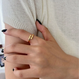 Minimalist 925 silver adjustable gold ring with sleek overlapping geometric design