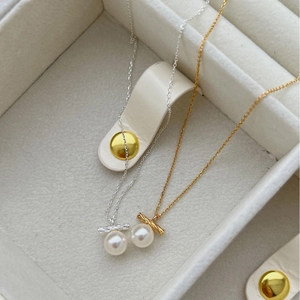 Elegant S925 sterling silver pearl pendant necklace with twisted chain in gold and silver