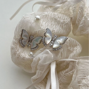 Boucles d'oreilles papillon en argent 925 avec nacre blanche et pierres de zircon