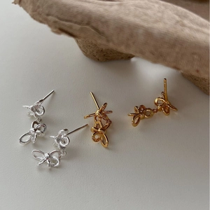 Elegant S925 silver bow stud earrings in gold and silver finish with minimalist design